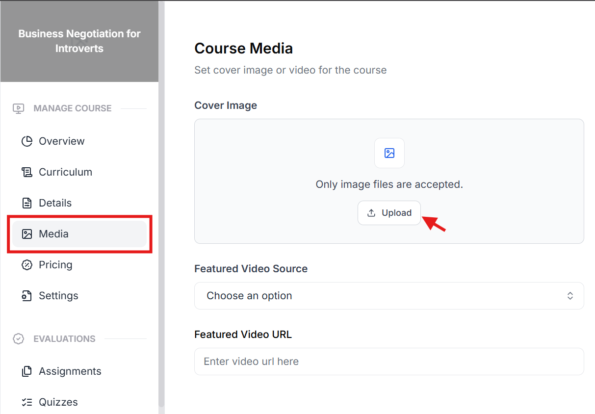 This image contains the screenshot of Klasio course editing menu with Media tab in highlight.